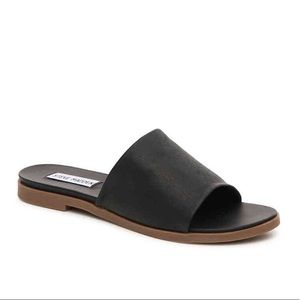 Steve Madden Karolyn flat sandals
